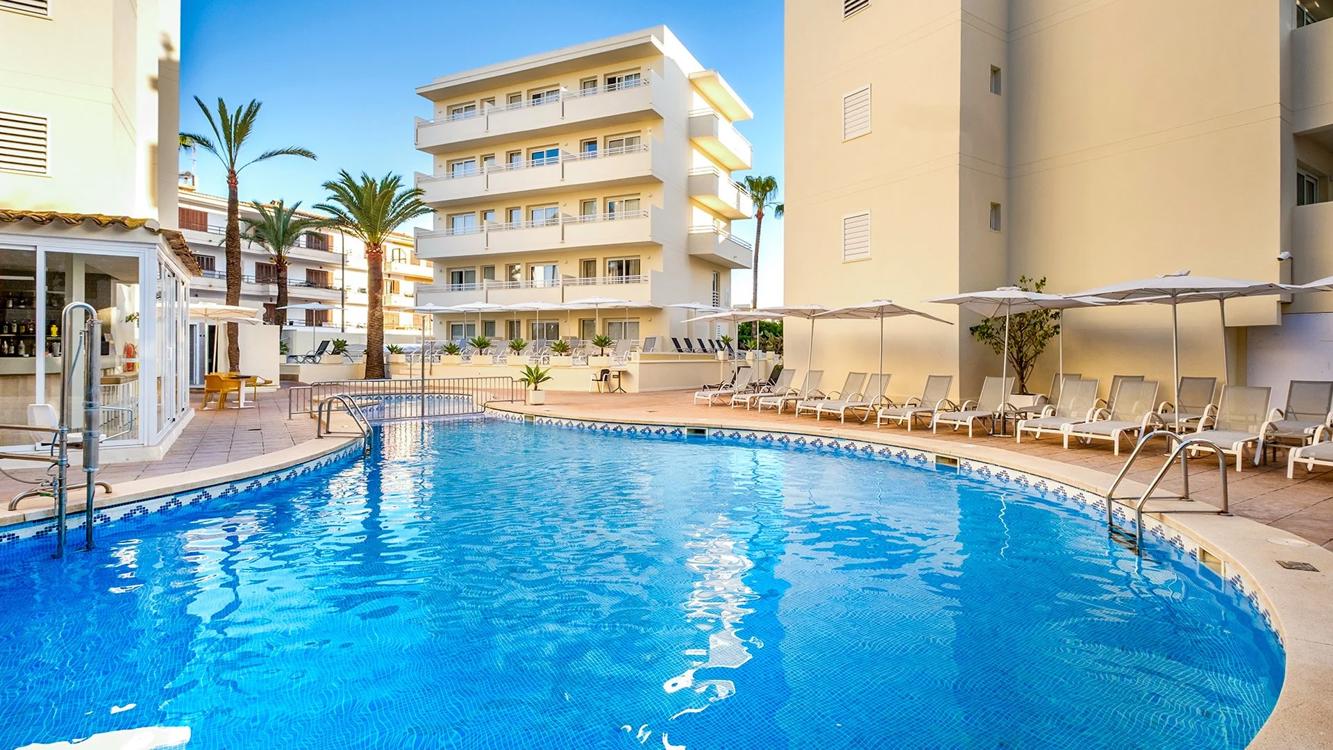 Отдых Отель Cabot Cap de Mar Spa 4* - Бассейн