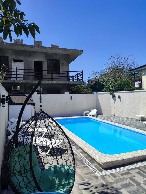 Отдых Гостевой дом Изумрудный - Бассейн