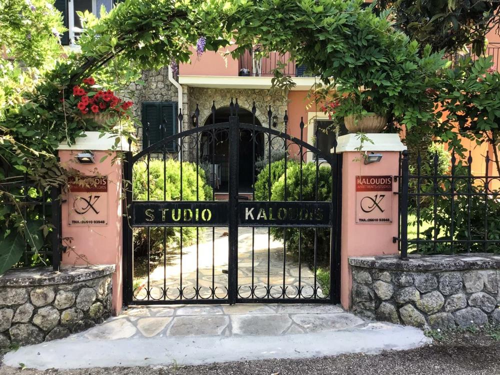 Отдых Отель Kaloudis Studios & Apartments - Главный вход