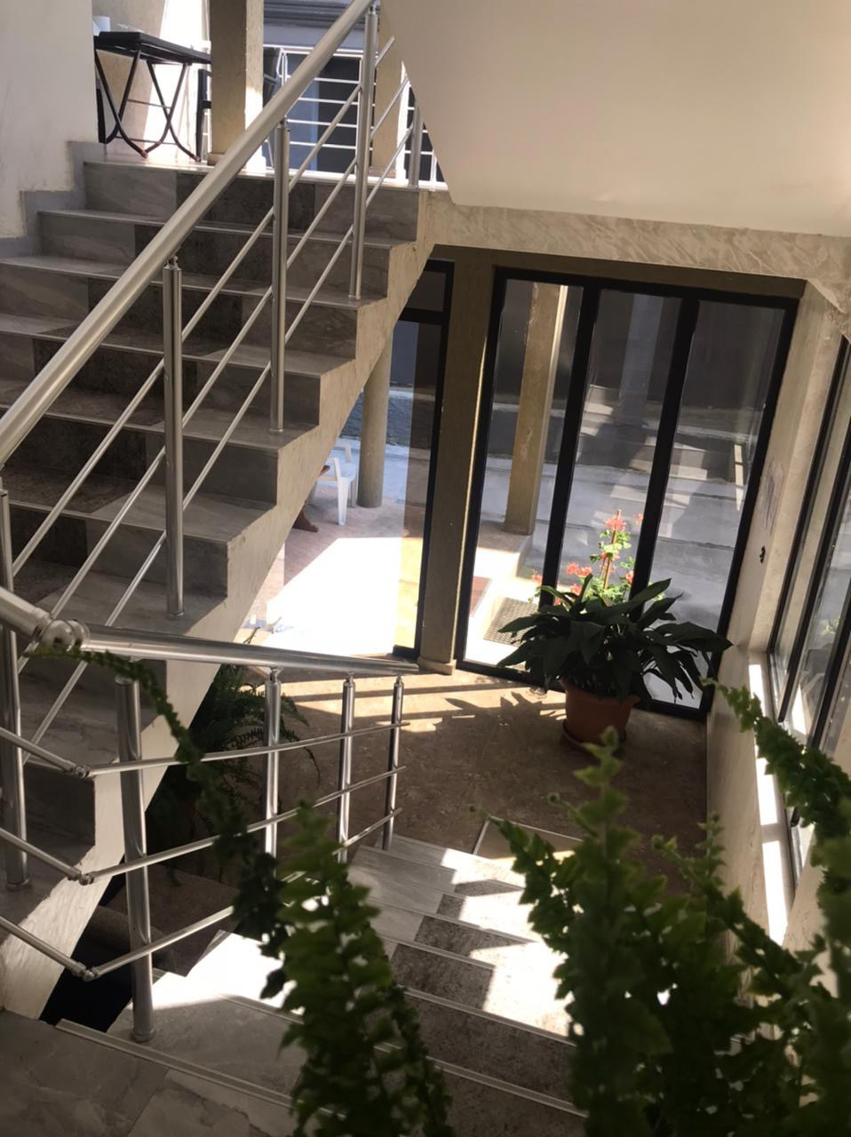Отдых Отель GIO - Лестница  4 этажа