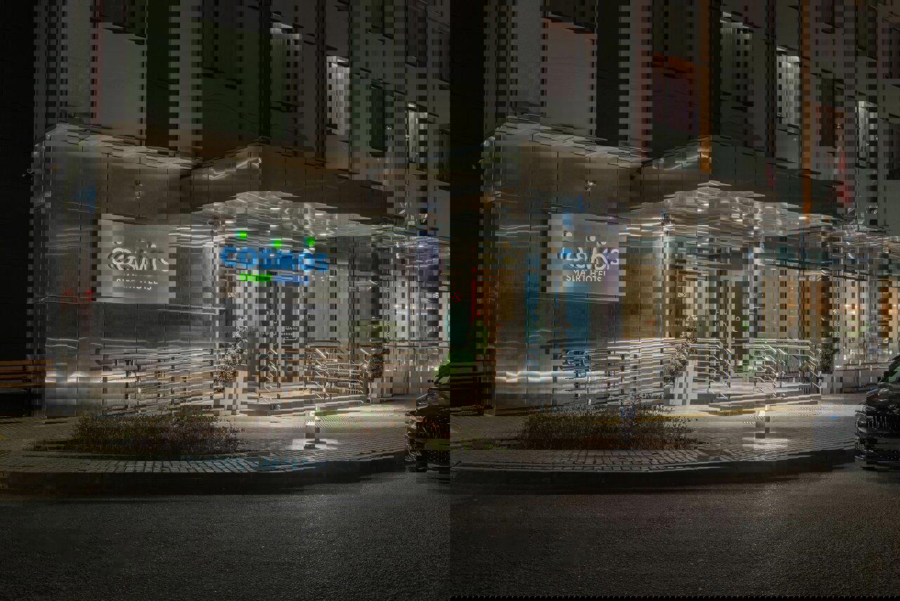 Отдых Отель Космос Смарт Дубинининская 3*+ - Вход в отель Космос Смарт Дубининская 3*+