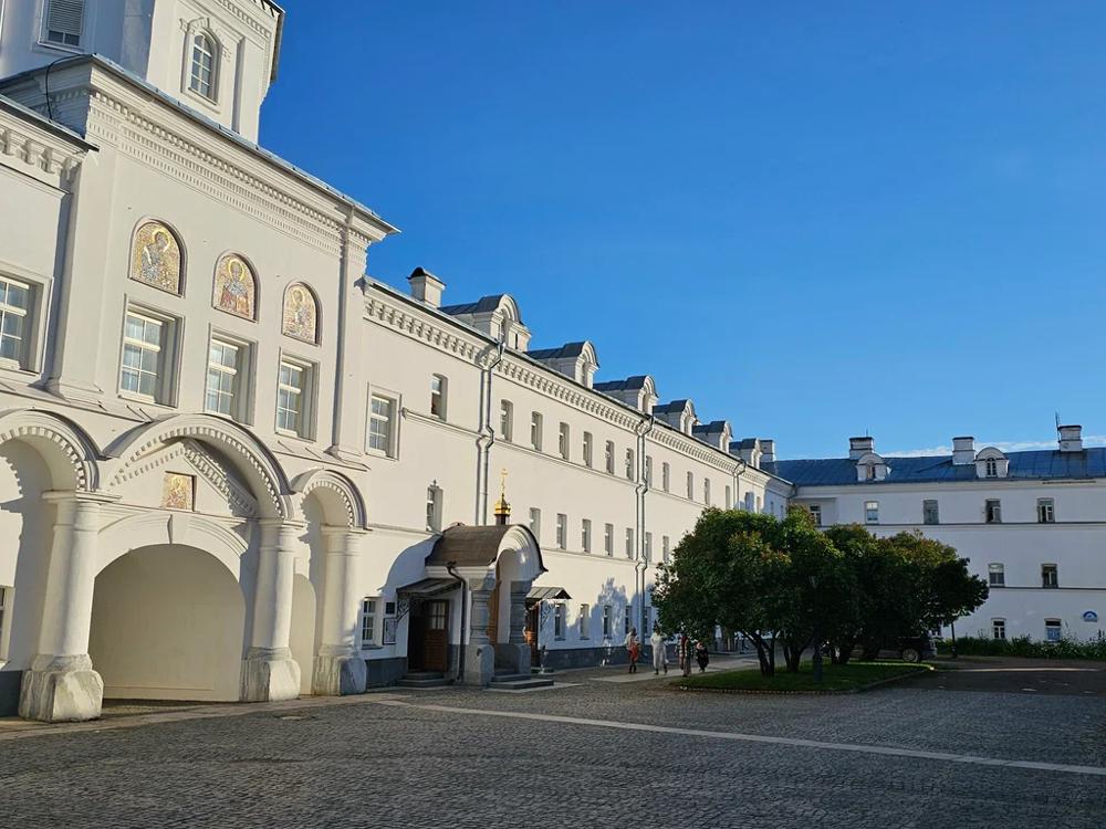 Отдых Гостевой дом Дом паломника Игуменский - Фасад отеля