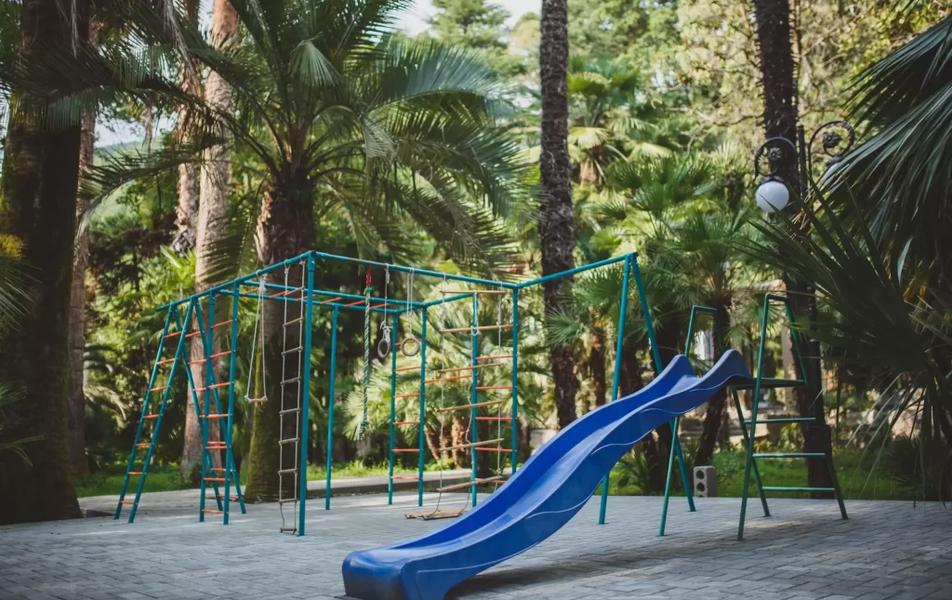 Отдых Отель Amra Park-hotel & SPA - Детская площадка