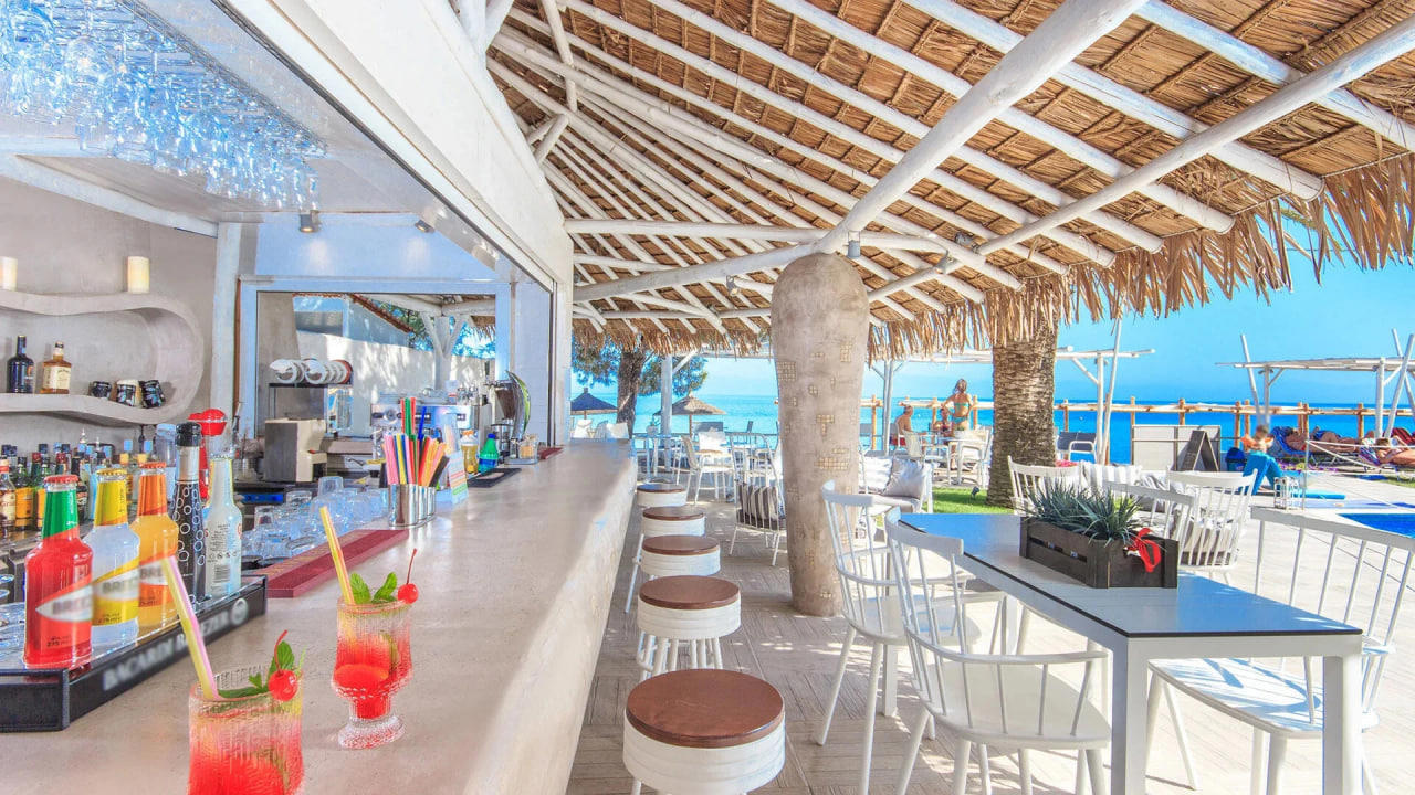 Отдых Отель Hotel Socrates Plaza - Бар