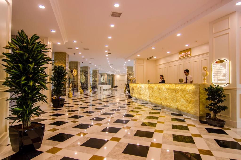 Отдых Отель Ramada by Wyndham Baku 5* - Холл