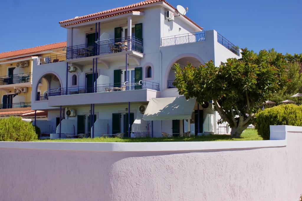 Отдых Отель Kekatos Studios - Здание отеля