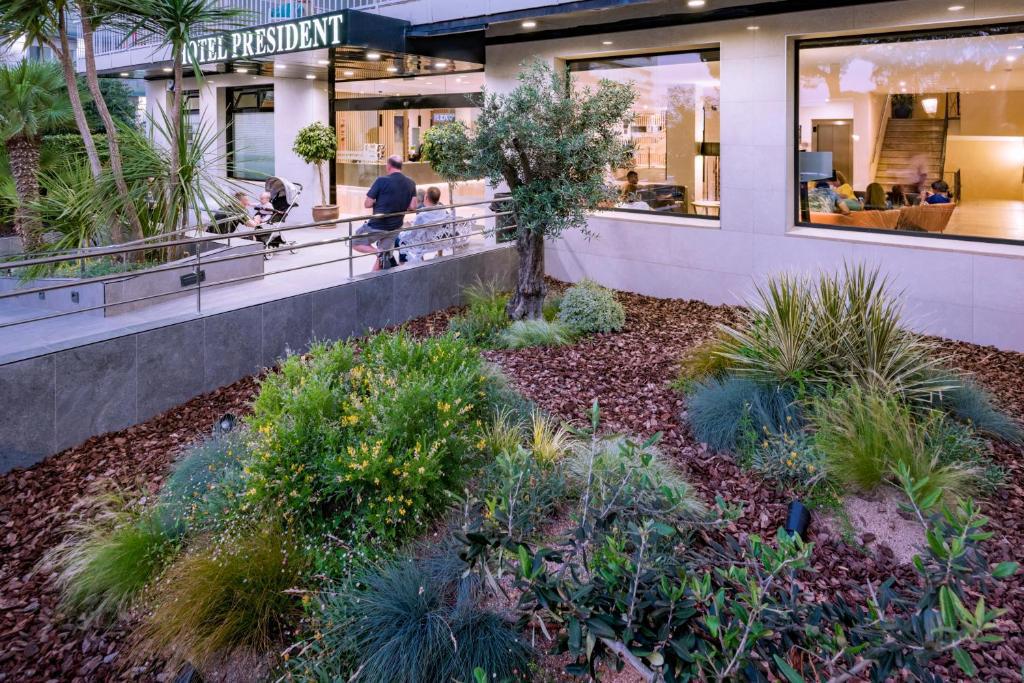 Отдых Отель President - Главный вход