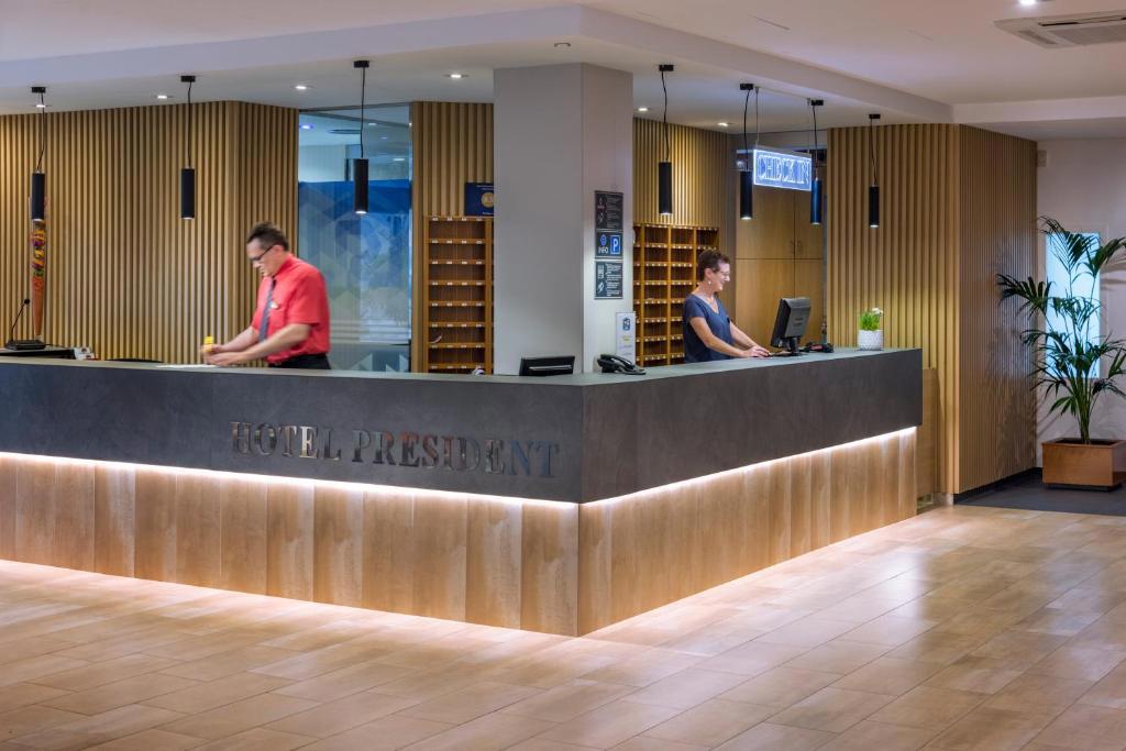 Отдых Отель President - Стойка регистрации