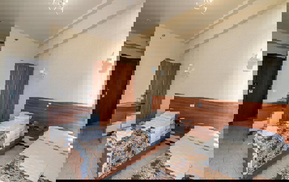 Отдых База отдыха Курорт Пицунда - Стандартный 2-местный (с ремонтом, с балконом)