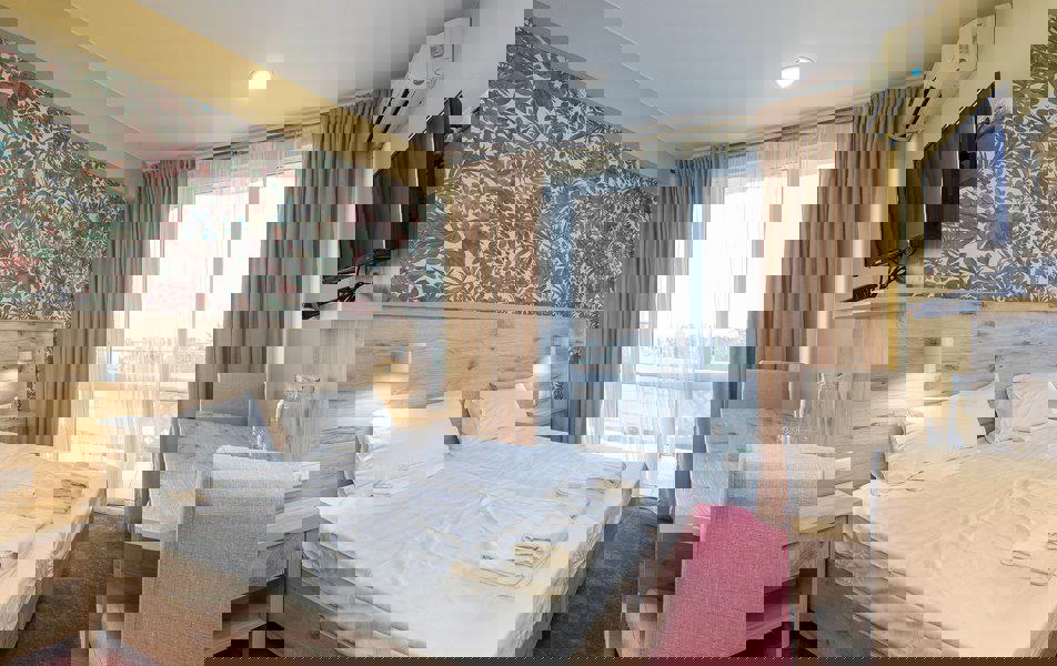 Отдых База отдыха Курорт Пицунда - Комфорт 2-местный (с ремонтом, с балконом)