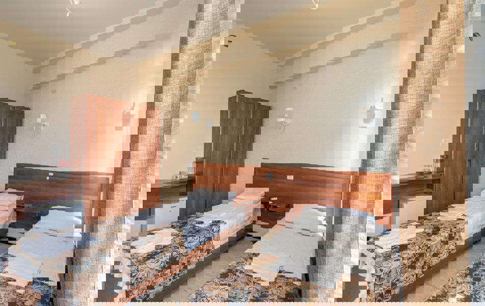 Отдых База отдыха Курорт Пицунда - Стандартный 2-местный (с ремонтом, с балконом)