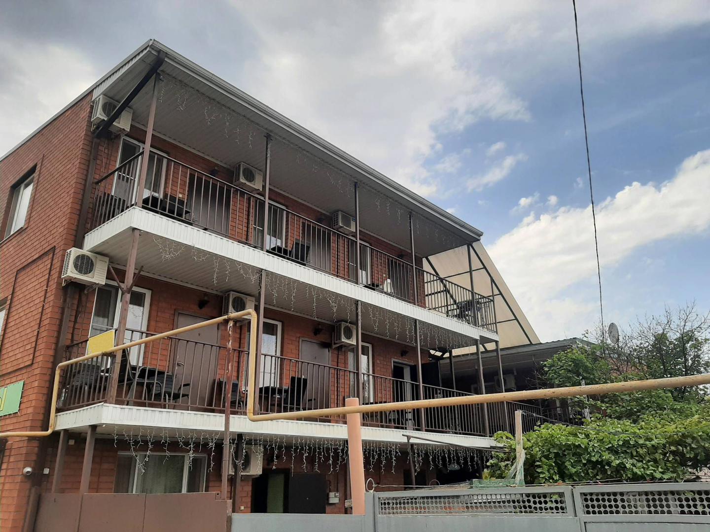 Отдых Гостевой дом Летний Дворик - Фасад отеля