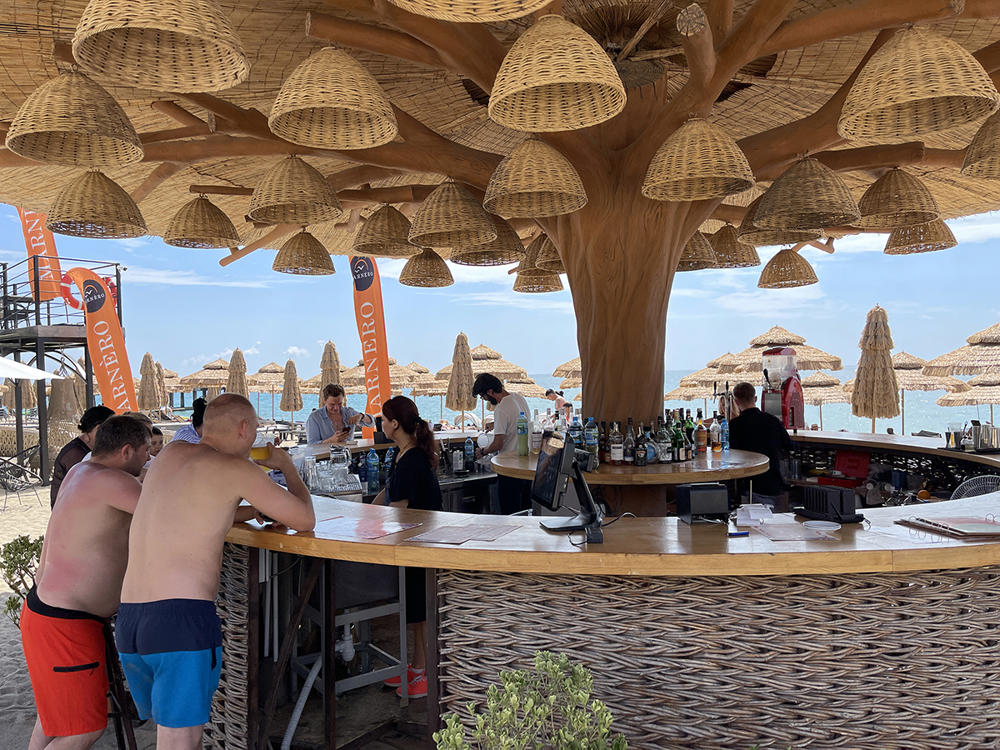 Отдых Отель МВО-Сухум Бриз - Пляж, бар