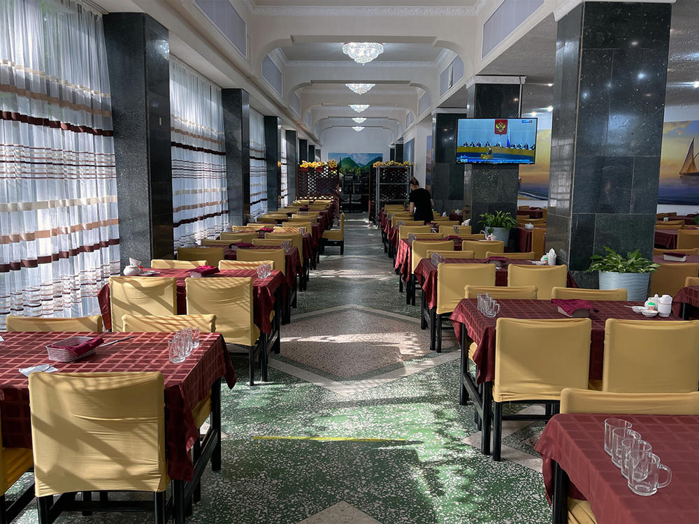 Отдых Отель МВО-Сухум Бриз - Столовая