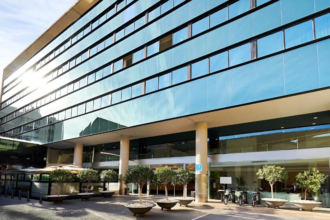 Отдых Отель Eurostars Malaga - Фасад отеля