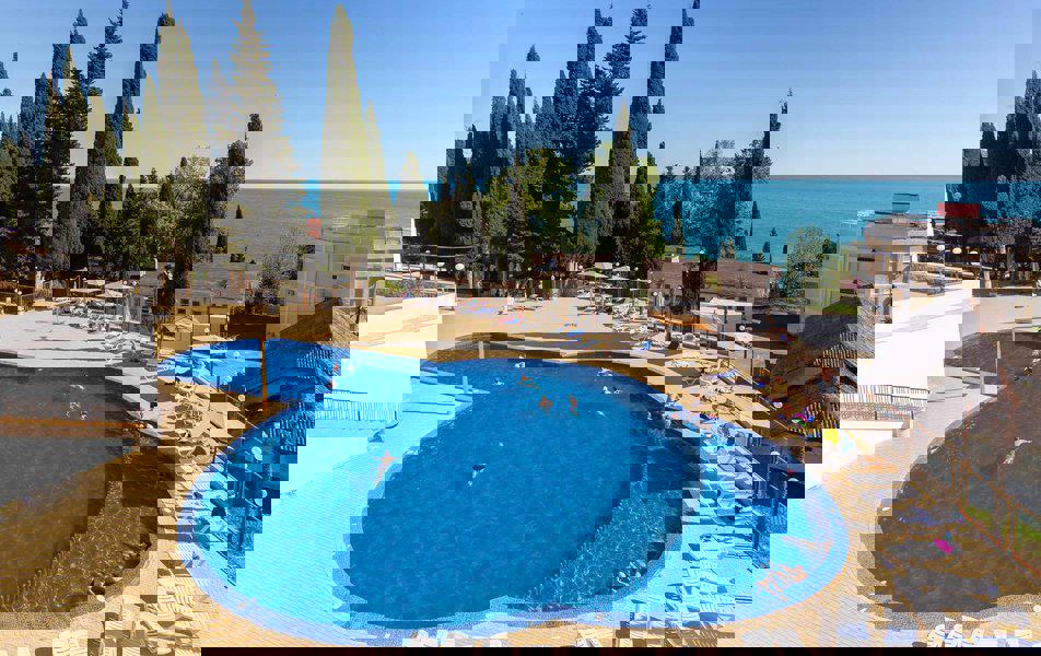 Отдых Отель Багрипш - Территория, бассейн