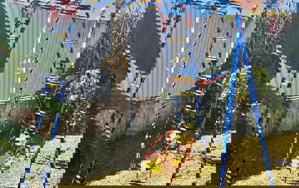 Отдых Гостевой дом Леон - Детская площадка