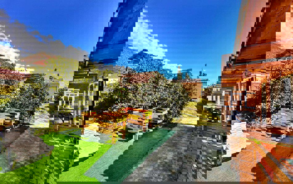 Отдых Гостевой дом Леон - Территория