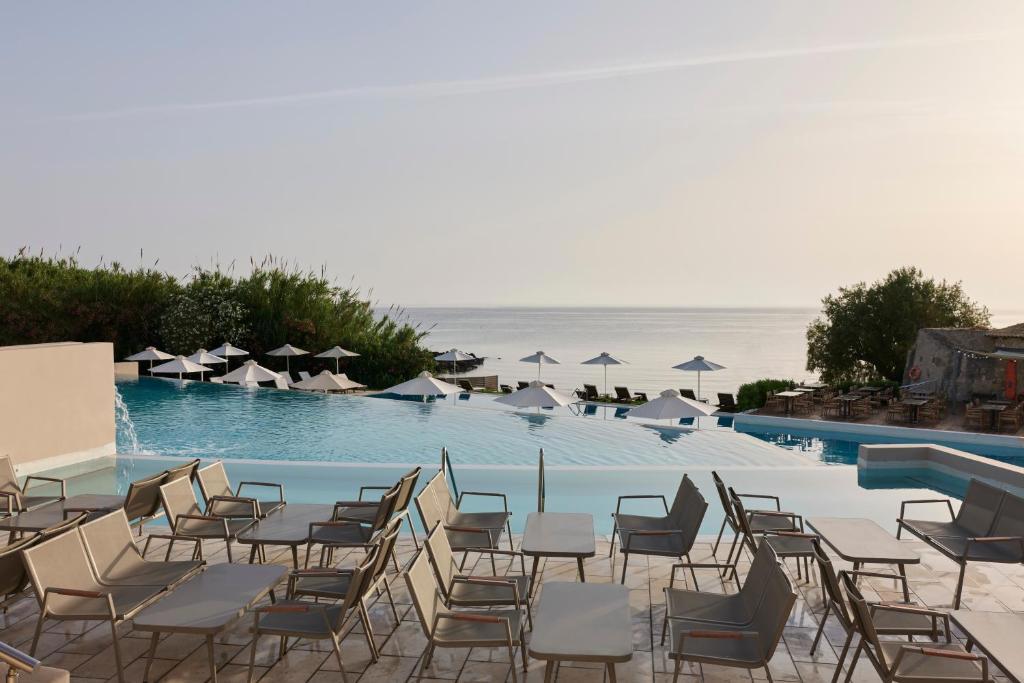 Отдых Отель Atlantica Eleon Grand Resort - Бассейн