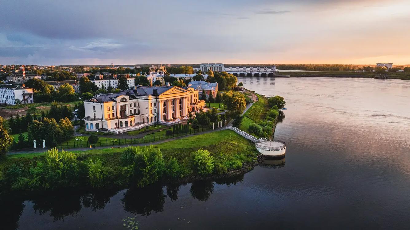 Отдых Отель Волжская Ривьера - Фасад отеля, панорама