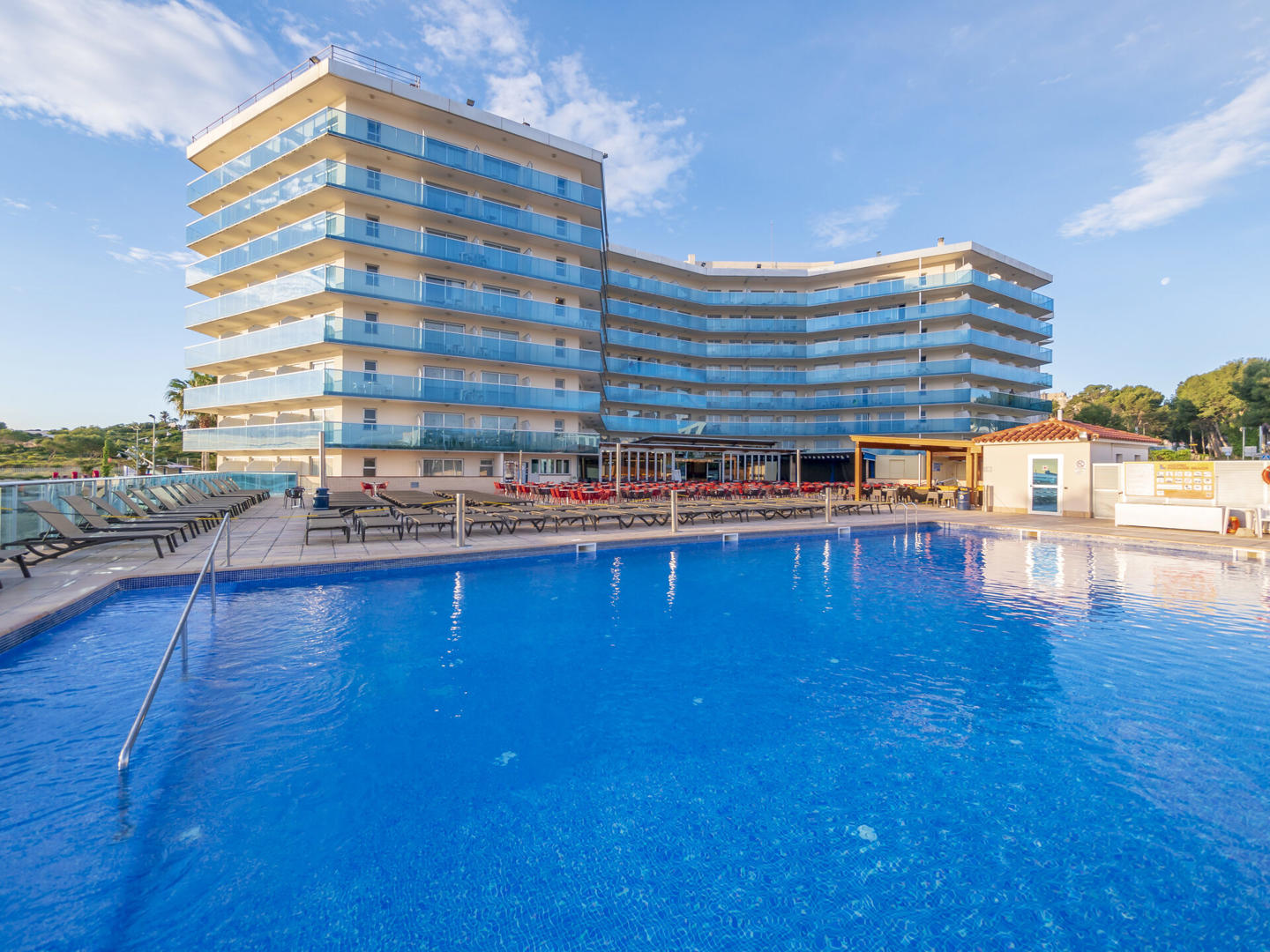 Отдых Отель Golden Donaire Beach - Фасад отеля