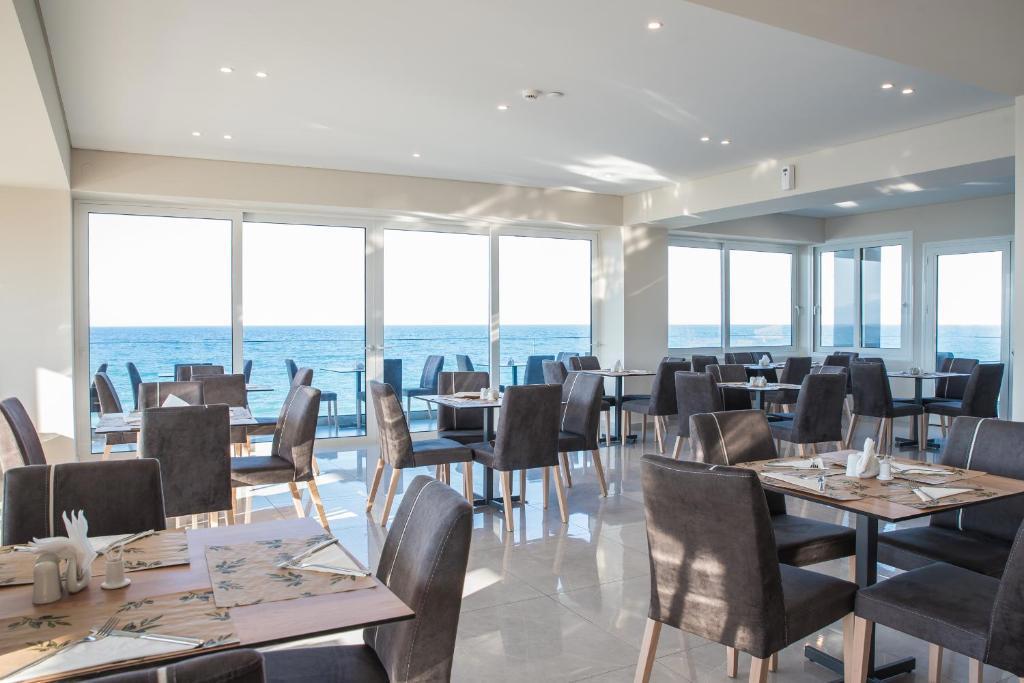 Отдых Отель Golden Coast Beachfront - Ресторан