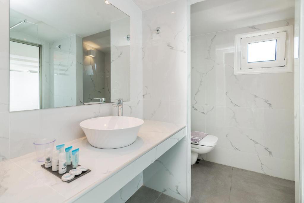 Отдых Отель Golden Coast Beachfront - WC