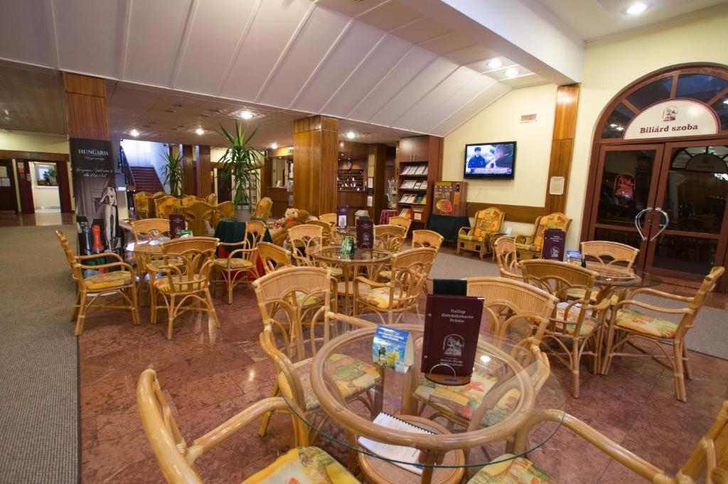 Отдых Отель Mátyás Király Gyógy - És Wellness - Ресторан