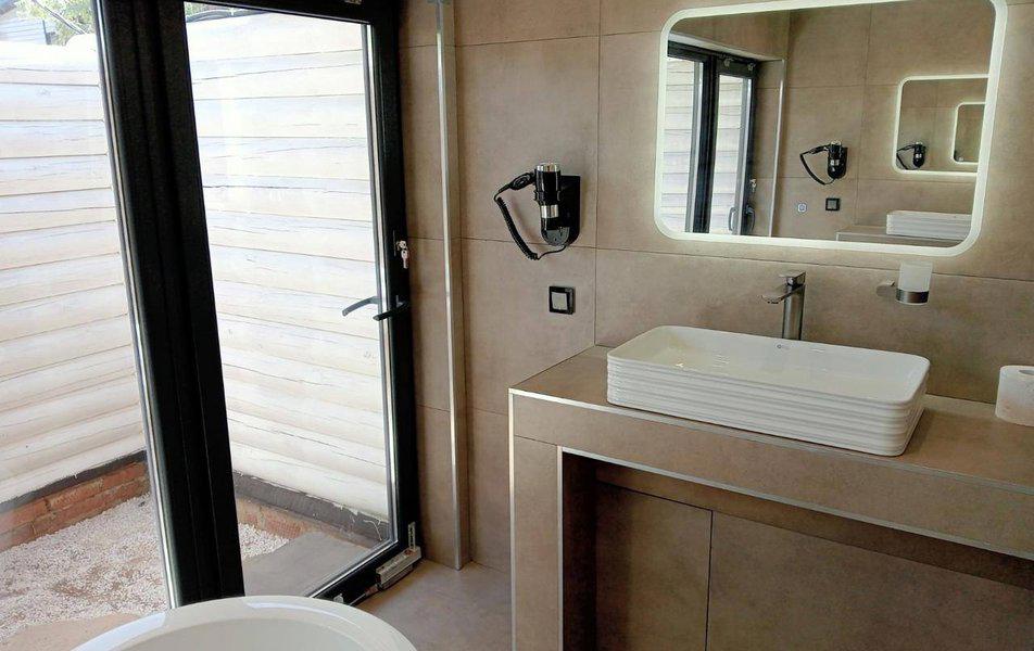 Отдых Отель Azov Place - Бунгало 4-местный 2-комнатный, санузел