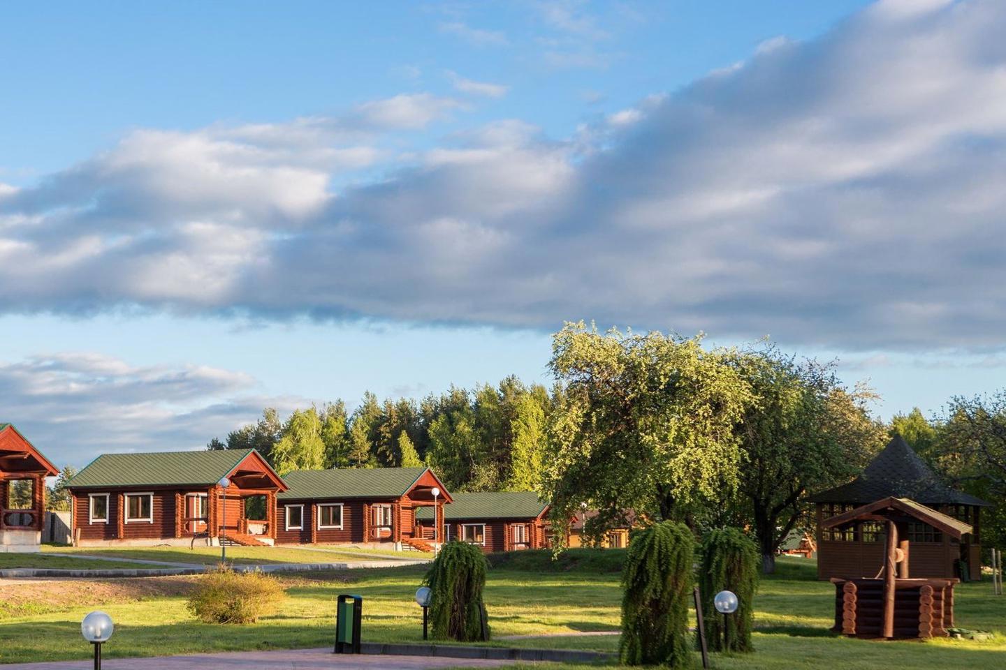 Отдых База отдыха Леошки - Коттеджи на территории базы отдыха