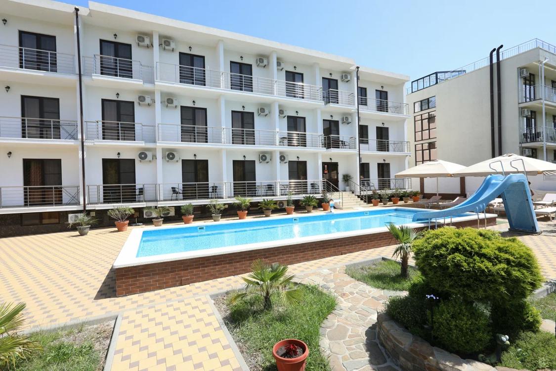 Отдых Гостевой дом Династия, корп. 2 - Территория