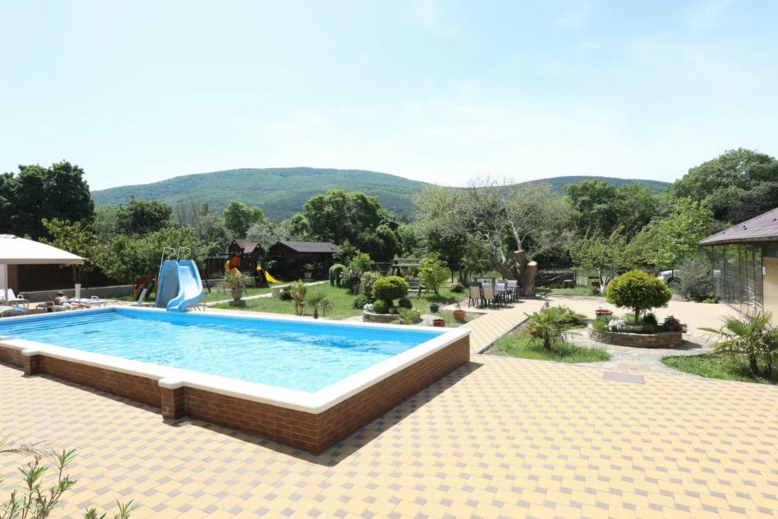 Отдых Гостевой дом Династия, корп. 2 - Территория