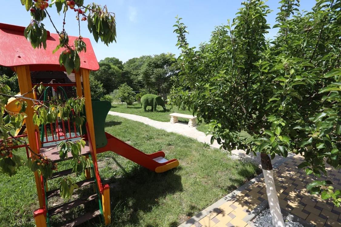 Отдых Гостевой дом Династия, корп. 2 - Территория