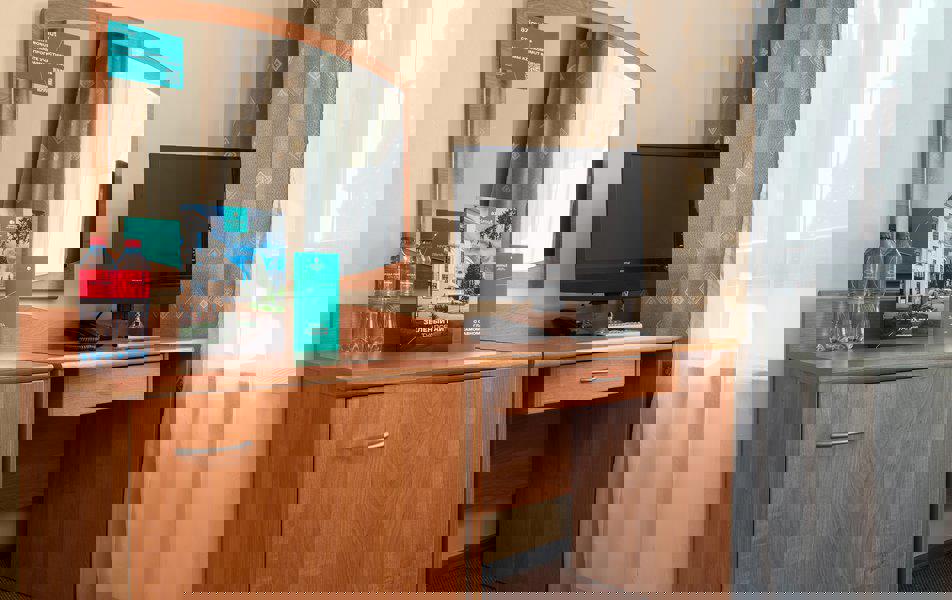 Отдых Санаторий Azimut Здоровье Зеленый Гай - Эконом 2-местный (TWIN, вид на дорогу)