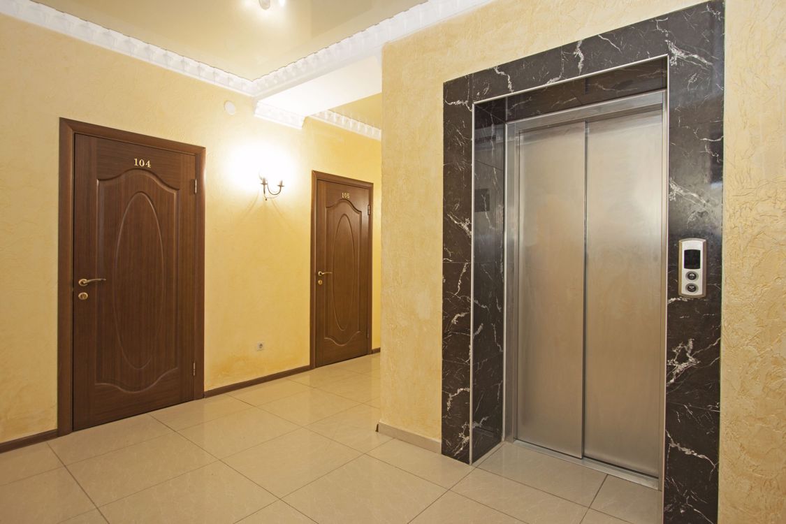 Отдых Отель Триера - Коридор с лифтом