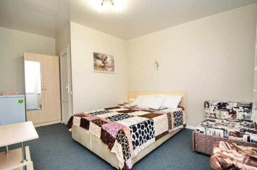 Отдых Гостевой дом Счастье - 3-х местный номер