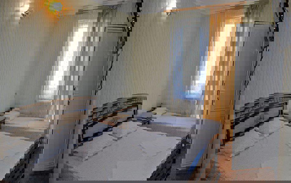 Отдых Гостевой дом Золотой песок - 3-х местный номер