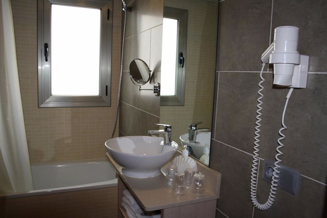 Отдых Отель Tossa Beach Center 4* - WC