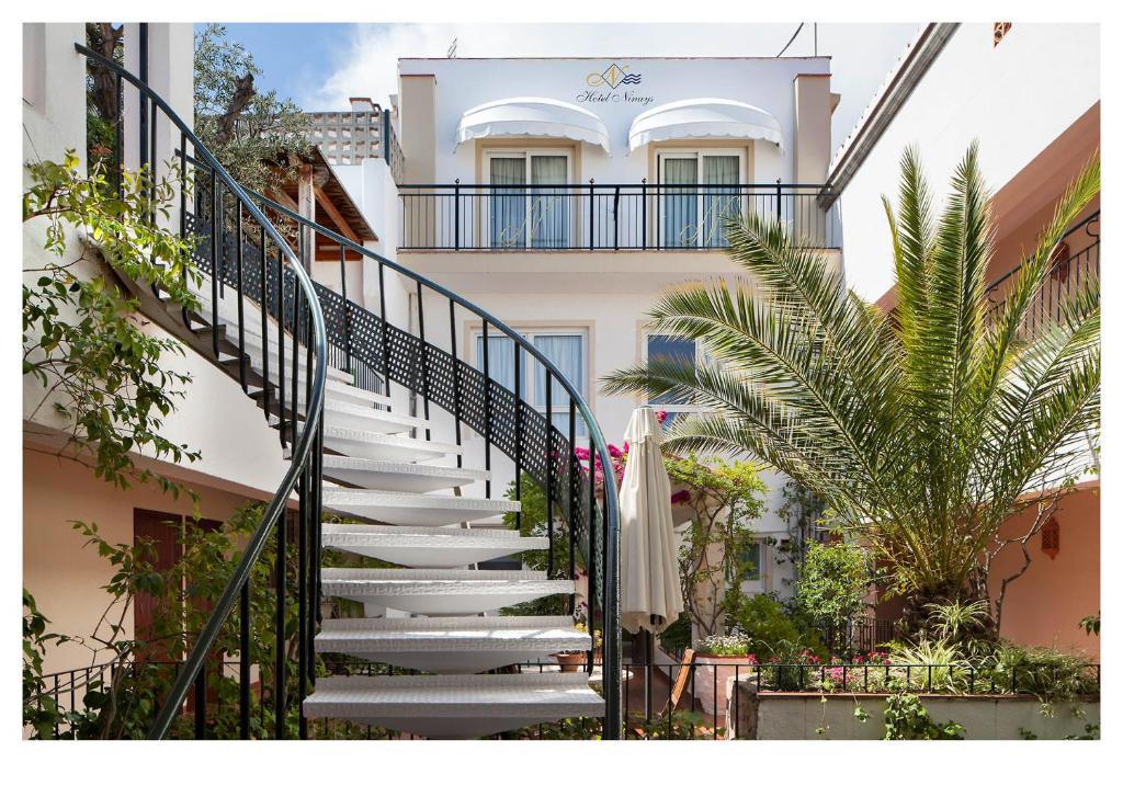 Отдых Отель Ninays - Территория