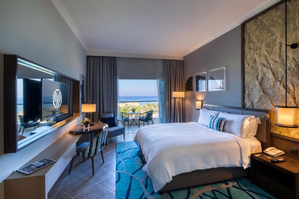 Отдых Отель Fujairah Rotana Resort & Spa 5* - Номер с кроватью размера "king-size"