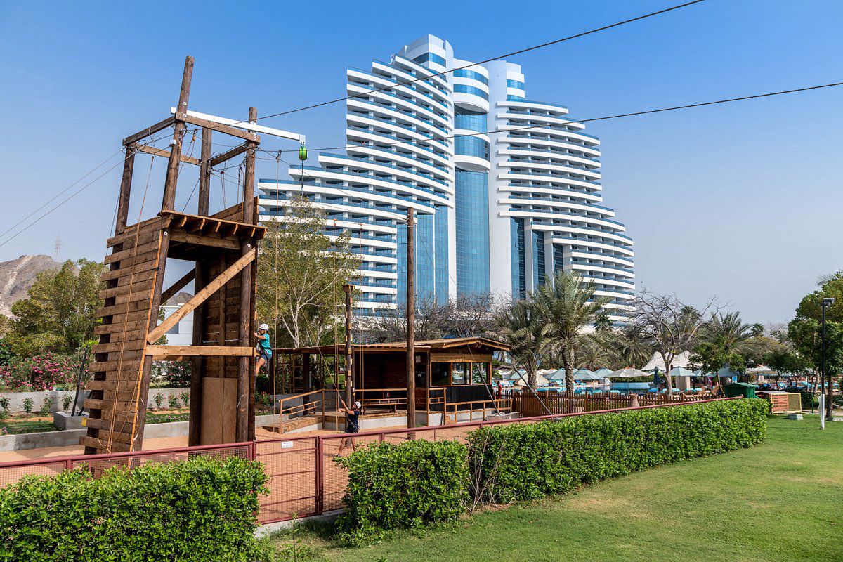 Отдых Отель Le Meridien Al Aqah Beach Resort 5* - фасад отеля