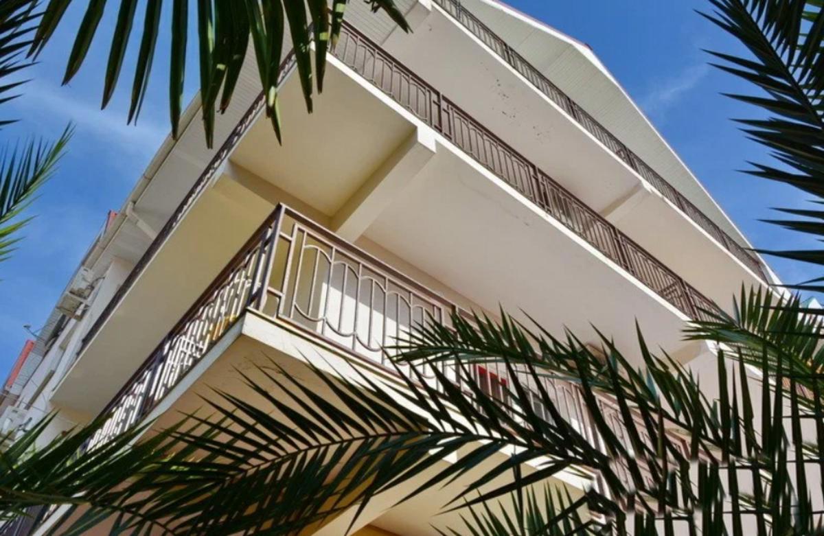 Отдых Гостевой дом Лариса - Фасад отеля