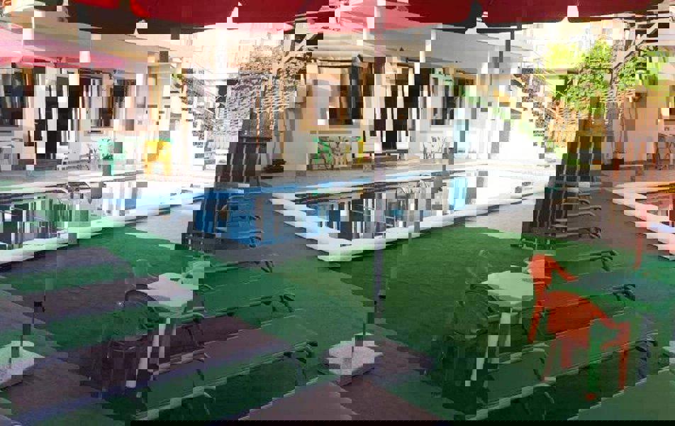 Отдых Гостевой дом Алекса - Внутренний двор, бассейн, зона отдыха