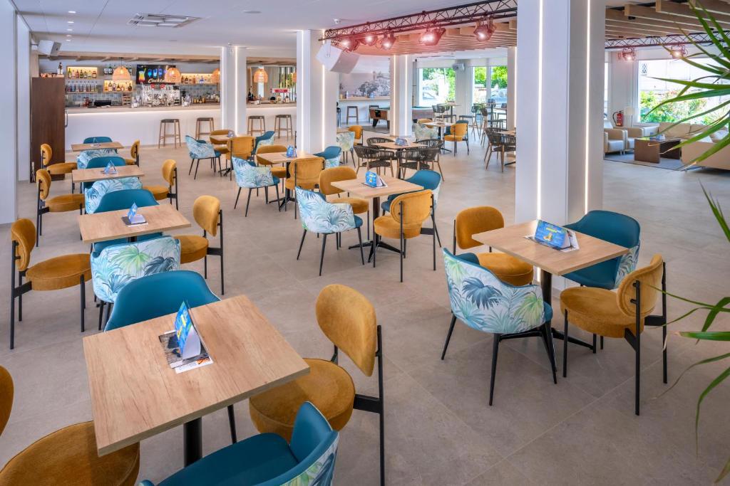 Отдых Отель Hotel Mar Blau - Кафе отеля