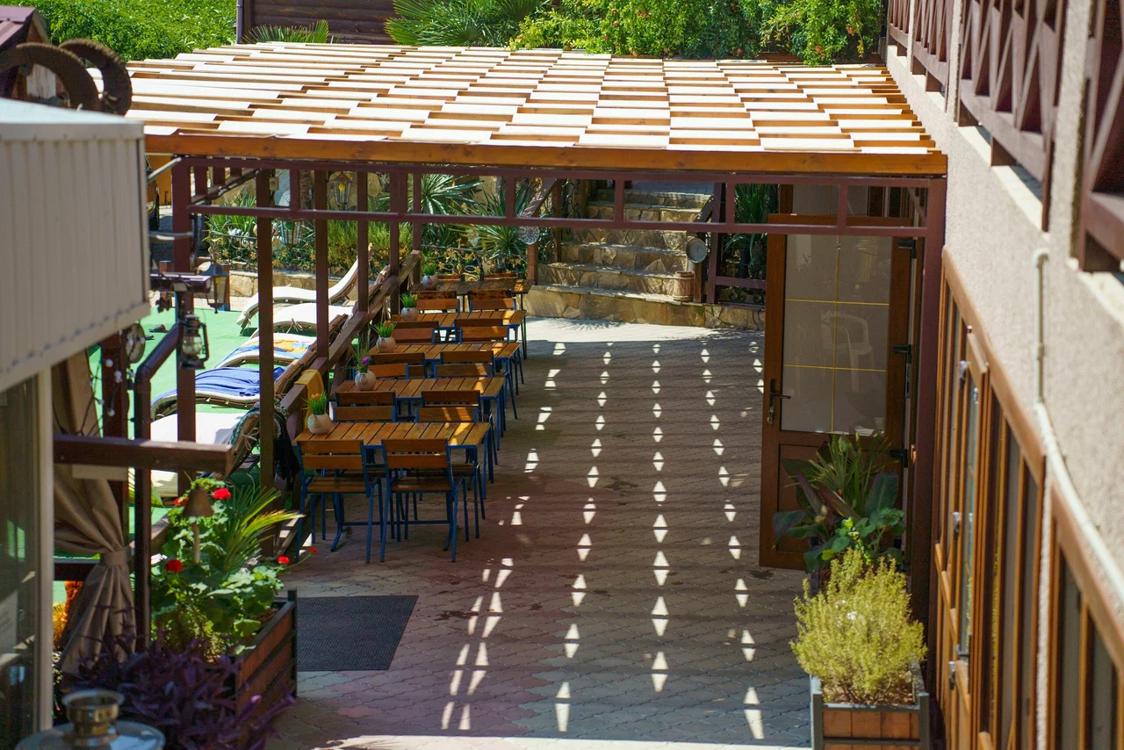 Отдых Гостевой дом Уют - Территория