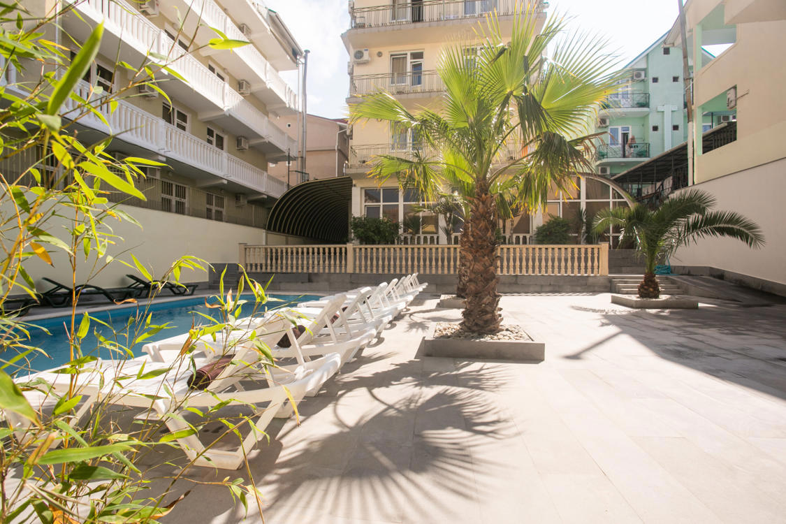 Отдых Отель Экодом Фэмили - Территория и бассейн