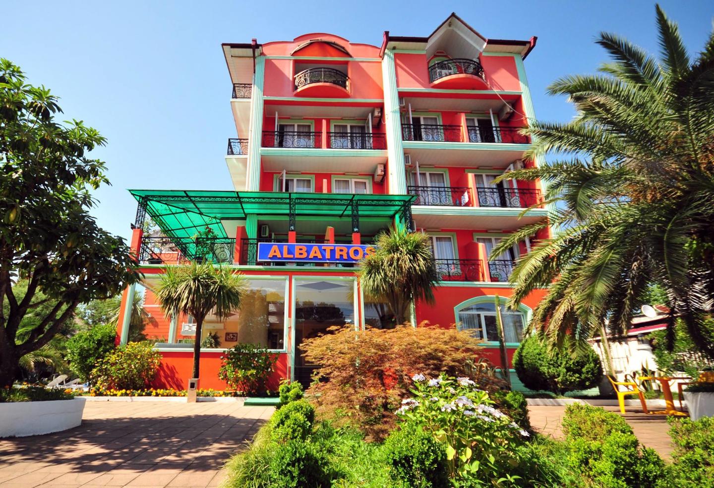 Отдых Отель Albatros - Фасад отеля