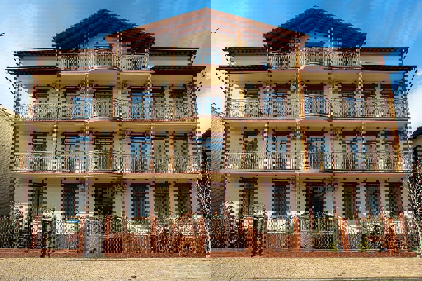 Отдых Гостевой дом Золотой компас - Фасад отеля