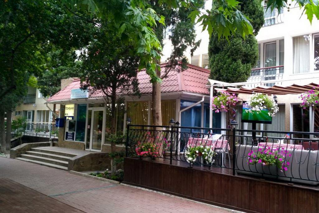 Отдых Отель Чайка - Внутренний дворик