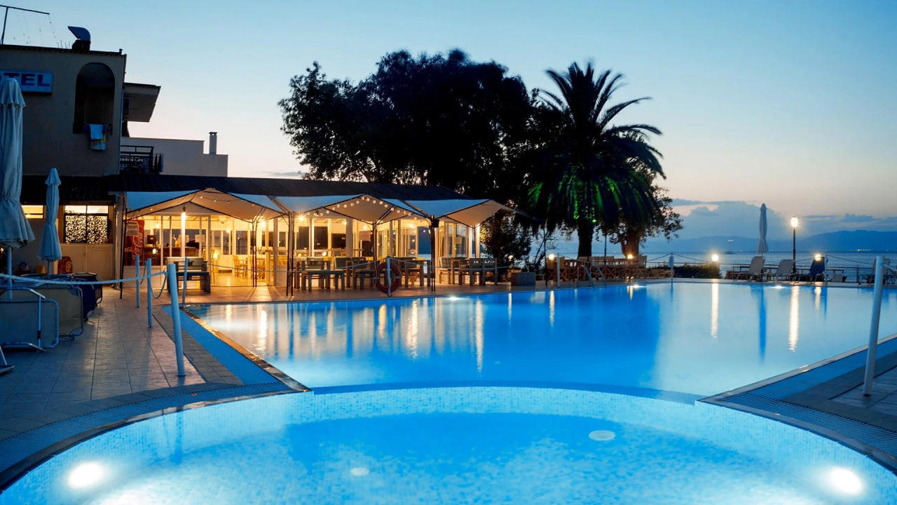 Отдых Отель Vournelis - Бассейн